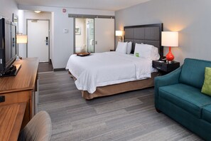 King Study, Non Smoking | Individually furnished, blackout drapes, iron/ironing board - Hampton Inn & Suites By Hilton Calgary- University Northwest (Calgary)