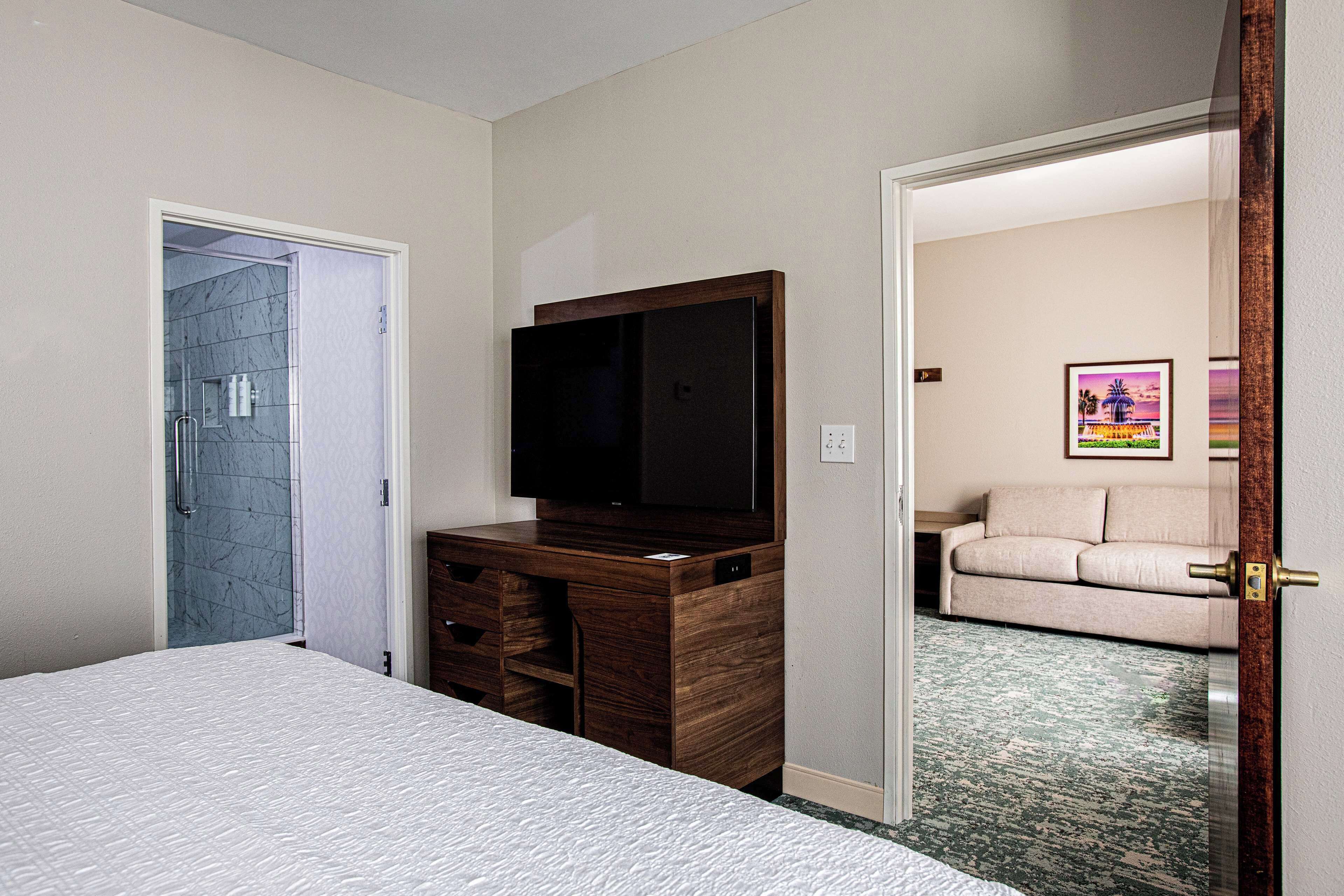 one king one bedroom suite, non-smoking | down duvets, pillow-top beds, in-room safe, blackout curtains