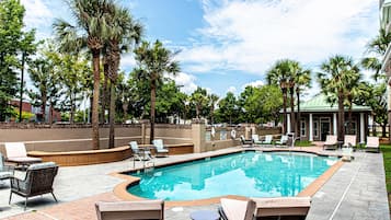 Outdoor pool, pool umbrellas