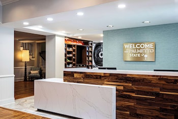 Reception area at Hampton Inn & Suites Charleston/West Ashley