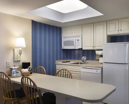 Hampton Inn Suites Myrtle Beach Oceanfront - Image 59