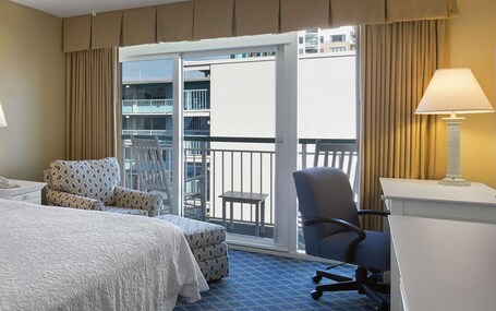 Hampton Inn Suites Myrtle Beach Oceanfront - Image 31