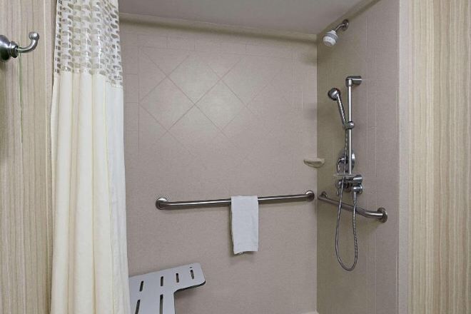 Bagno | Combinazione doccia/vasca, set di cortesia gratuito, asciugacapelli