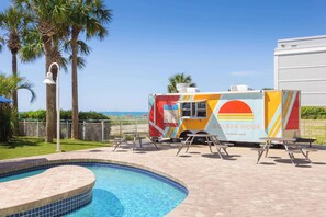 9 outdoor pools, pool umbrellas, sun loungers