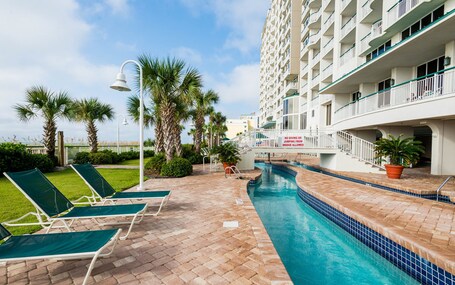 Hampton Inn Suites Myrtle Beach Oceanfront - Image 69