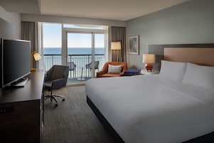 One king ocean front | Premium bedding, in-room safe, blackout drapes, iron/ironing board