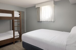 2 Bedroom 2 Bathroom Family Suite | Premium bedding, in-room safe, blackout drapes, iron/ironing board