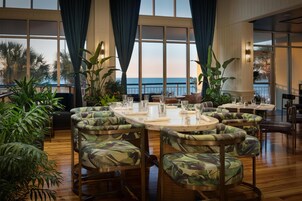 2 bars/lounges, poolside bar