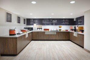 Free daily buffet breakfast