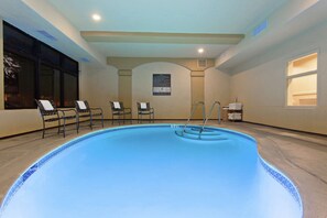Una piscina cubierta