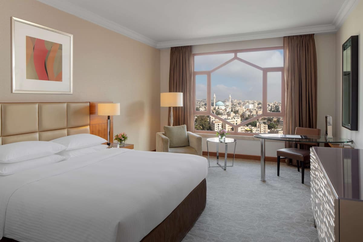 1 bedroom, premium bedding, minibar, in-room safe