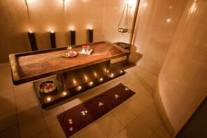 Couples treatment rooms, sauna, hot tub, steam room, body treatments