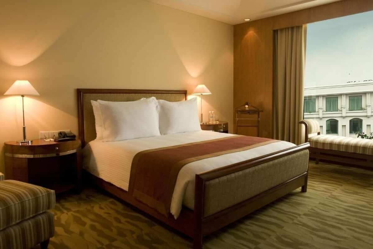 Premium bedding, down duvets, pillow-top beds, minibar