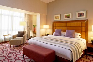 주니어 스위트, 킹사이즈침대 1개, 흡연 (Dining) | 1 개의 침실, 이집트산 면 시트, 고급 침구, 오리/거위털 이불