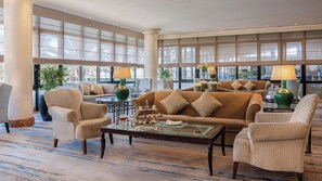 로비 좌석 공간