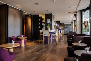 Serves breakfast, lunch, and dinner - Crowne Plaza Geneva by IHG (Meyrin)