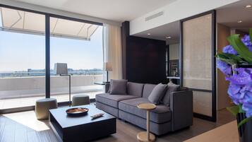 Suite, 1 chambre, vue montagne | Cuisine privée | CafetiÚre/bouilloire, bouilloire électrique