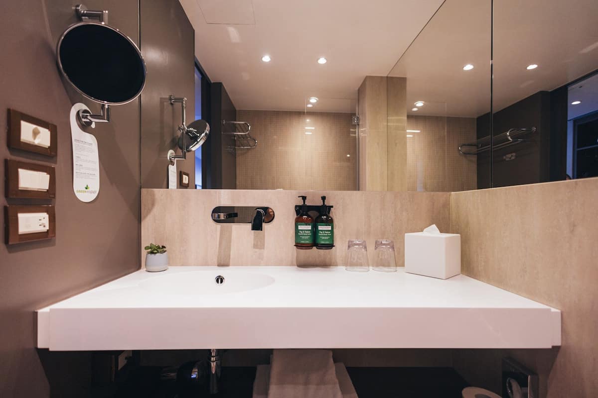 rainfall showerhead, free toiletries, hair dryer, bathrobes