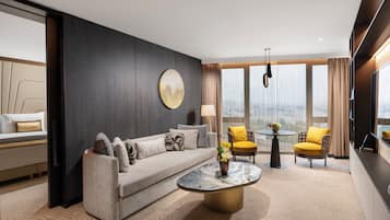 Junior Suite, 1 King Bed, Sea View | 1 bedroom, minibar, in-room safe, desk
