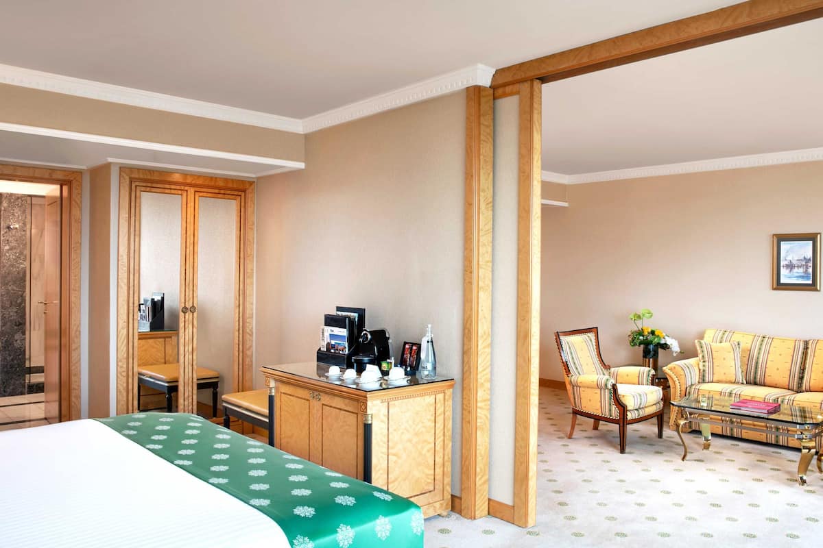 1 bedroom, minibar, in-room safe, desk