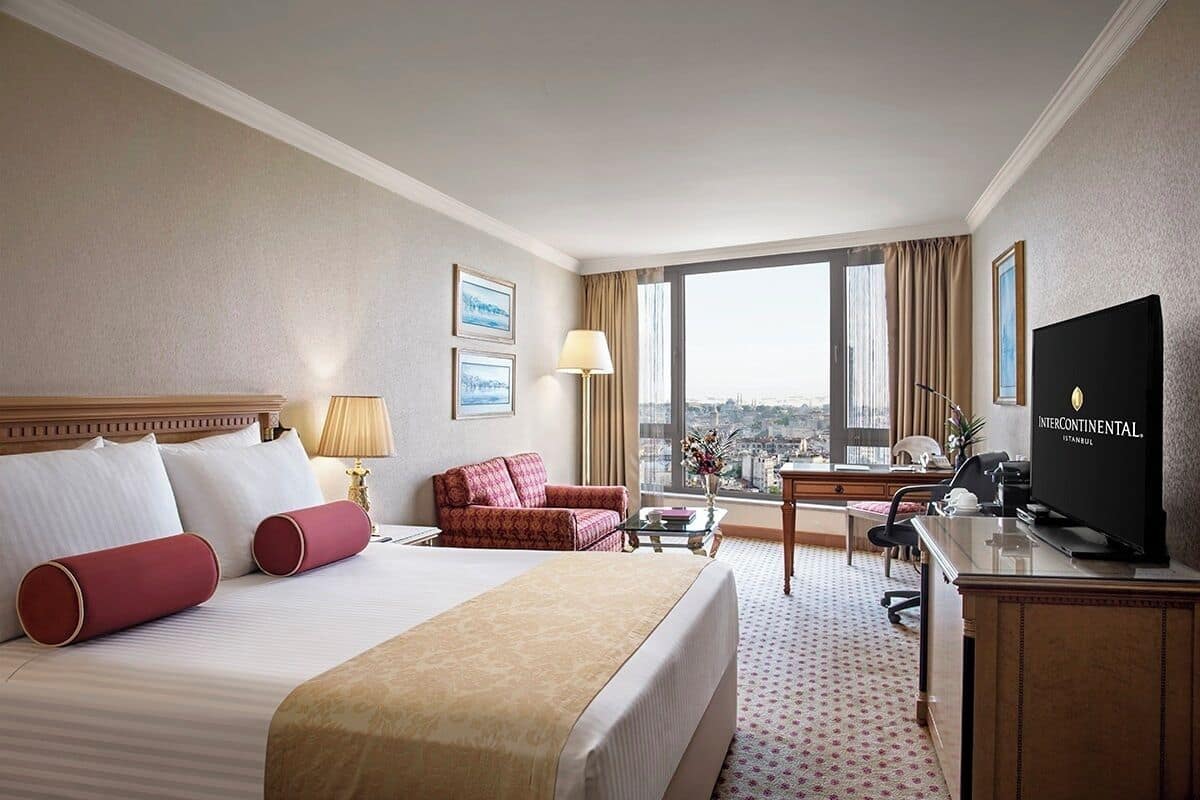 Minibar, két bảo mật tại phòng, bàn 