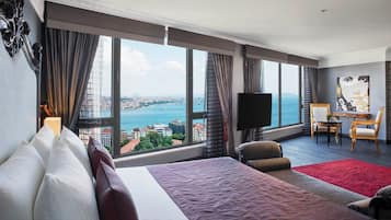 Suite, 1 King Bed (Concept) | Minibar, in-room safe, desk, laptop workspace