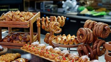 Tägliches Frühstücksbuffet gegen Gebühr