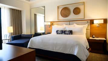 1 bedroom, Egyptian cotton sheets, premium bedding, down comforters