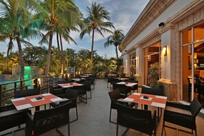 4 restaurants, breakfast, lunch, dinner served; international cuisine 