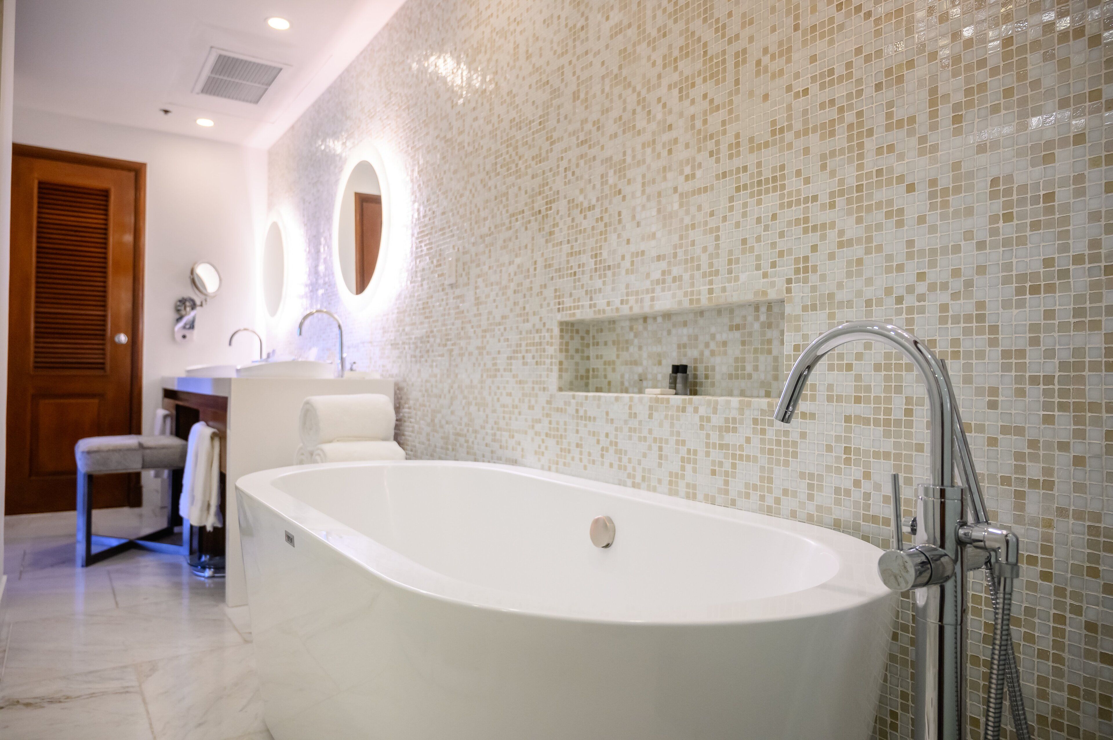 presidential suite, 1 king bed | bathroom | free toiletries, hair dryer, bathrobes, slippers