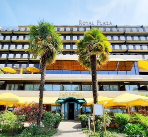 Front of property - Royal Plaza Montreux  (Montreux)