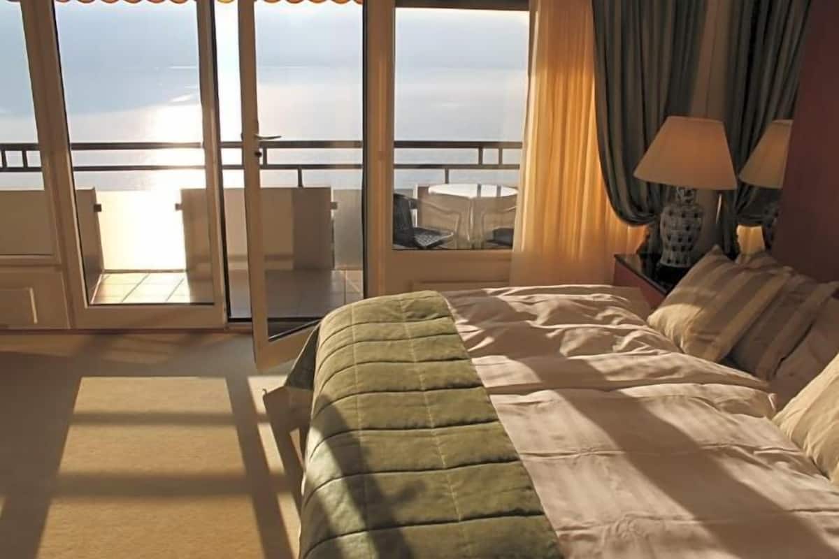 1 bedroom, premium bedding, minibar, in-room safe