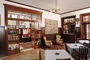 酒吧（店内）