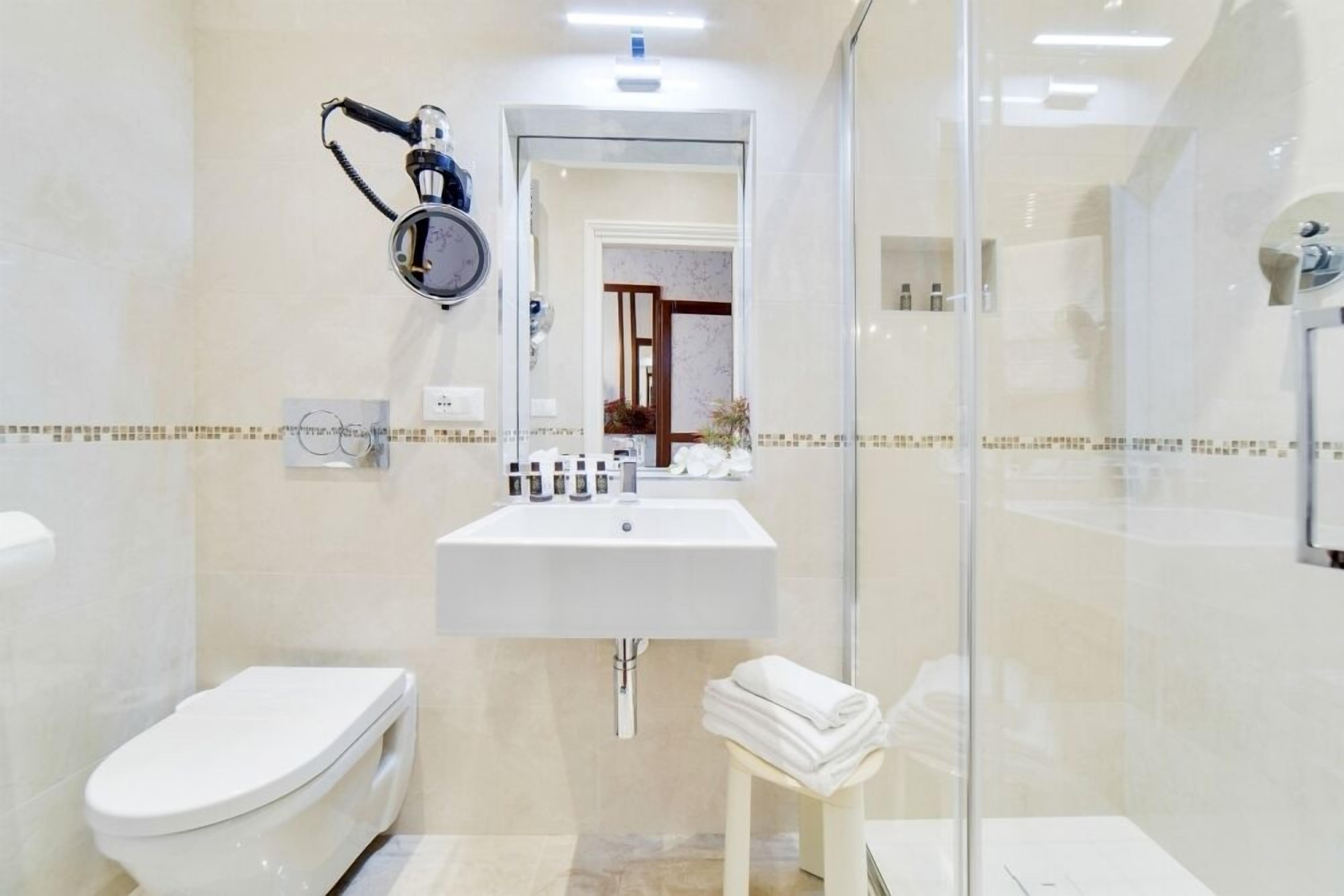 premium double room, terrace | bathroom | free toiletries, hair dryer, bathrobes, slippers
