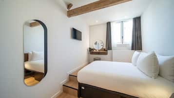 Superior Double Canal View | Premium bedding, in-room safe, desk, blackout drapes