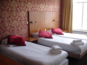 Room - Hotel Satori Amsterdam, Tapestry Collection by Hilton (Amsterdam)