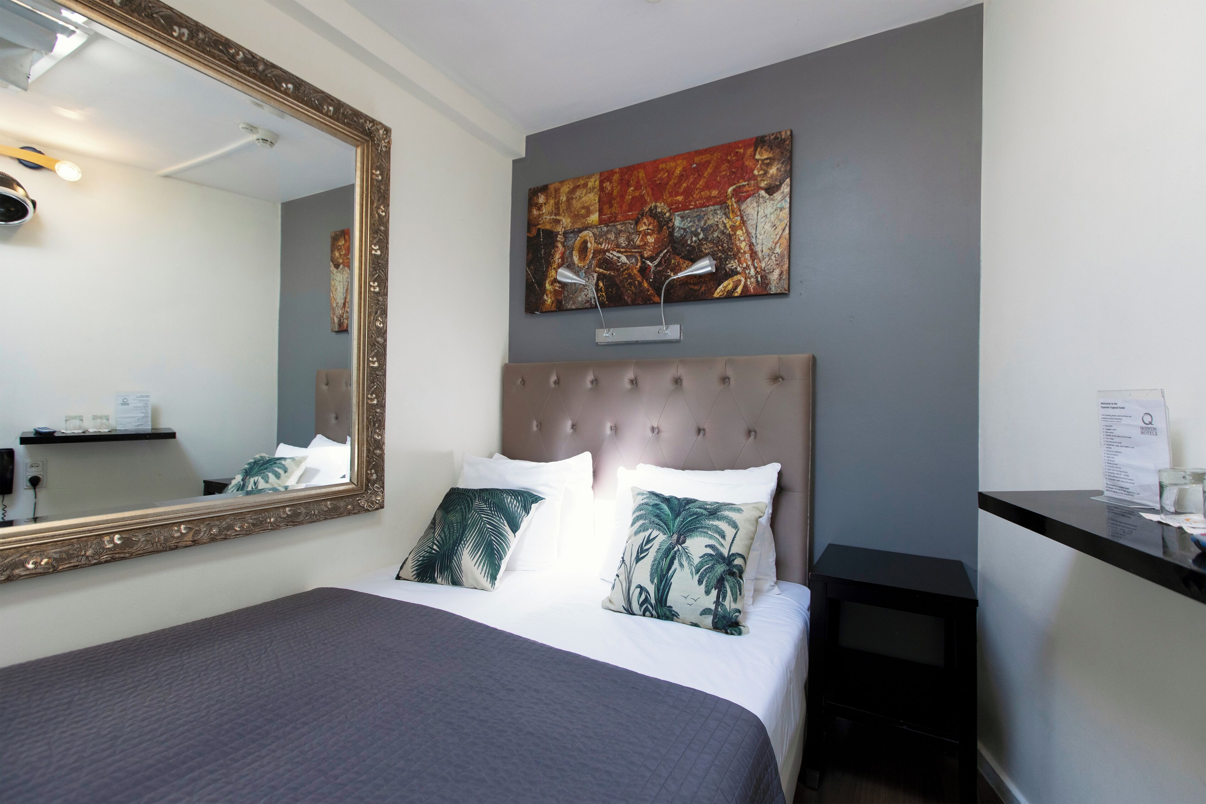 Chambre, 1 lit double, salle de bains commune | Rideaux occultants, fer et planche à repasser, Wi-Fi gratuit