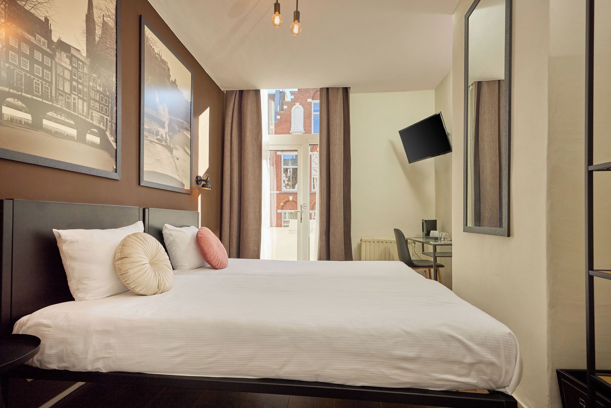 Chambre Standard, 2 lits une place, salle de bains privée | Rideaux occultants, fer et planche à repasser, Wi-Fi gratuit