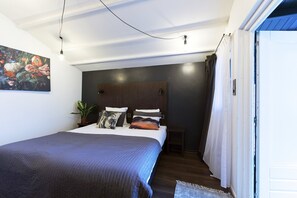 Room, 2 Twin Beds, Garden View | Blackout drapes, iron/ironing board, free WiFi