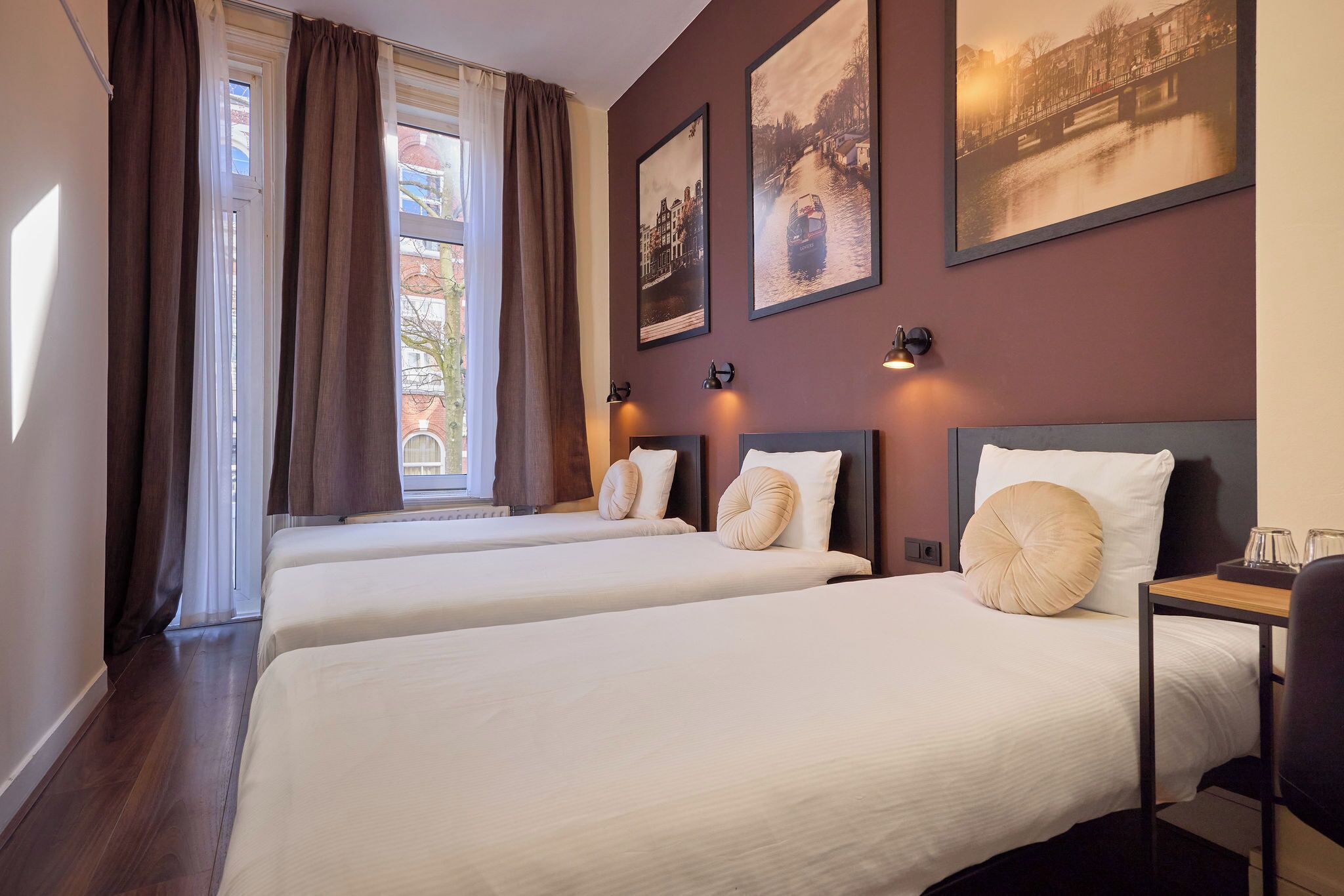 Chambre Triple Standard, salle de bains privée | Rideaux occultants, fer et planche à repasser, Wi-Fi gratuit