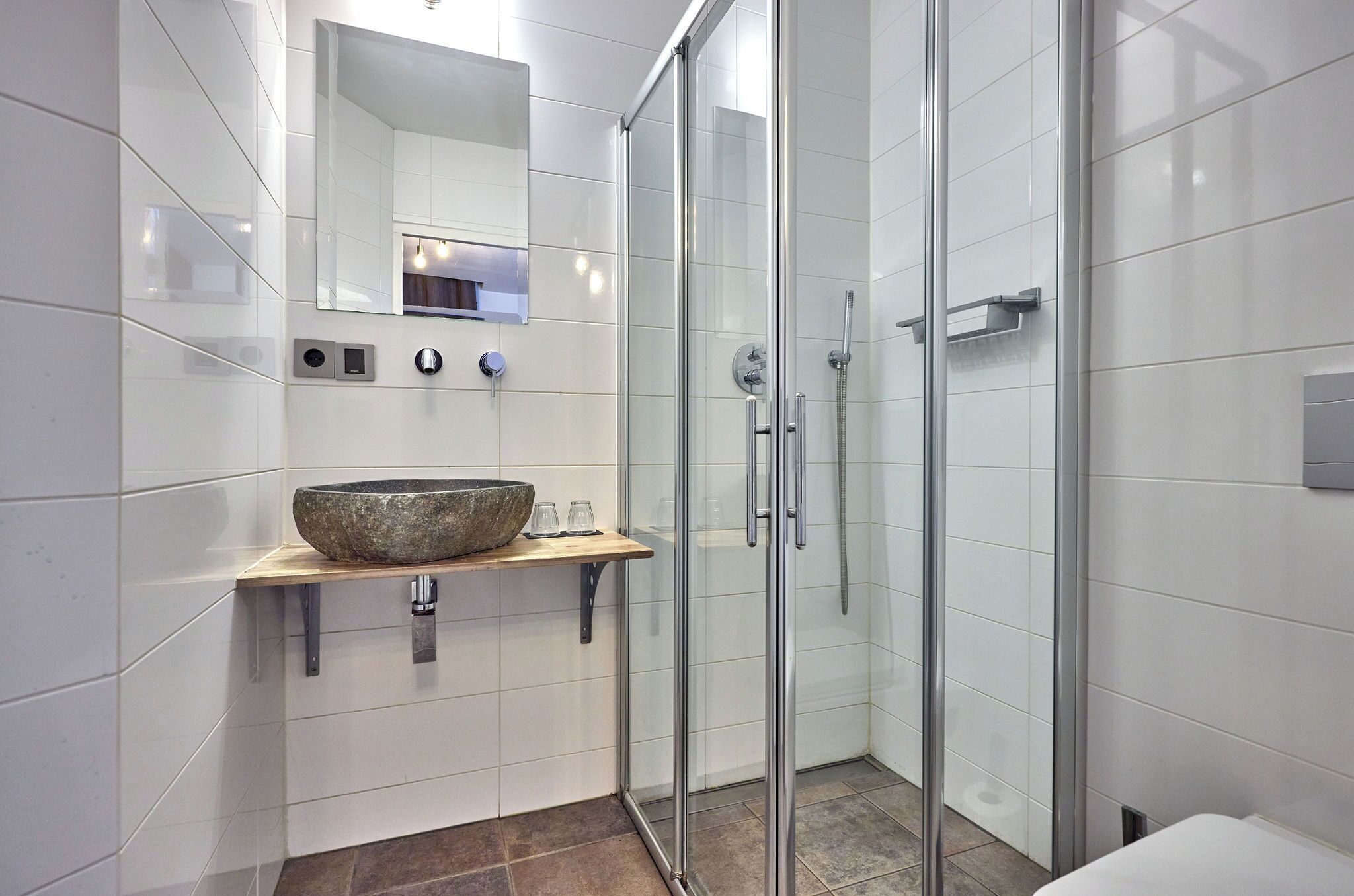 Luxury Double Room, Balcony | Bathroom | Shower, rainfall showerhead, hair dryer