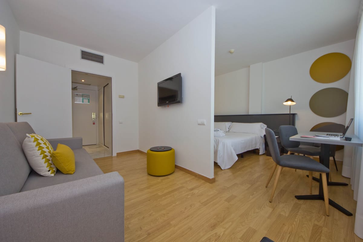 Down duvets, in-room safe, individually furnished, laptop workspace