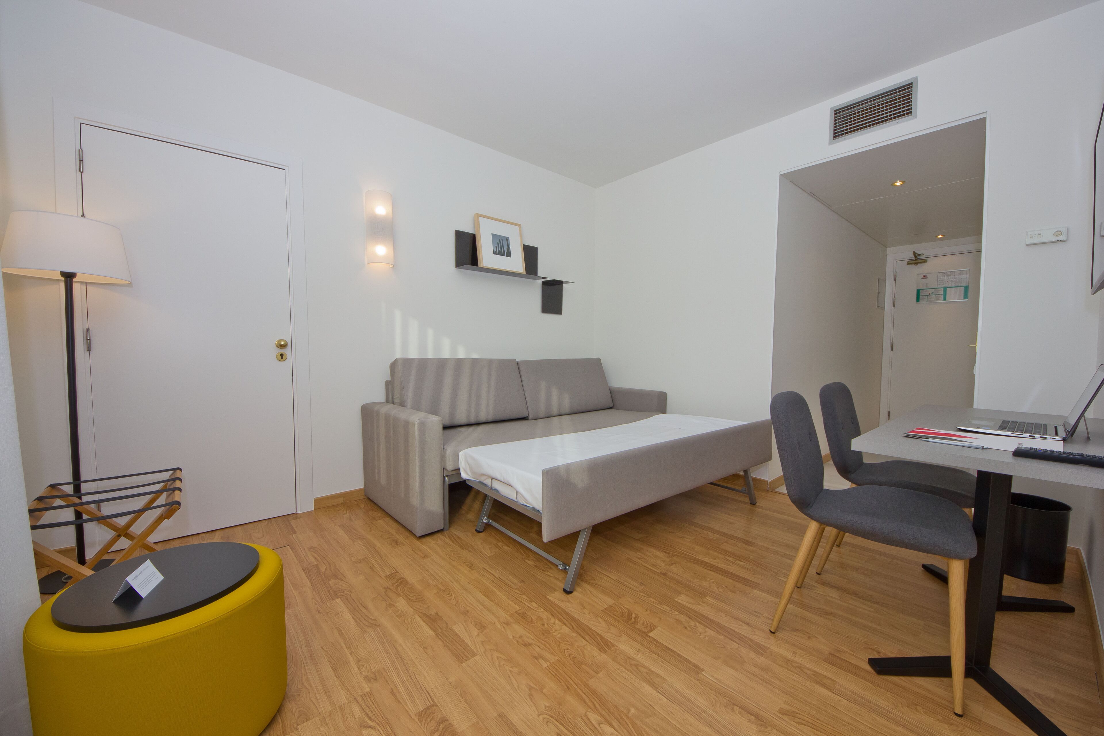 Down duvets, in-room safe, individually furnished, laptop workspace