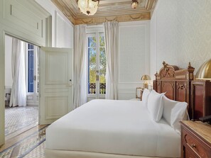 Suite 3 Bedrooms | Frigobar, cofres nos quartos, quartos à prova de som