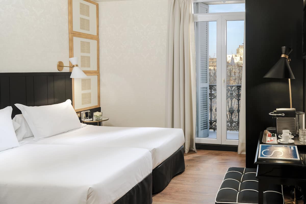 Minibar, in-room safe, soundproofing, iron/ironing board