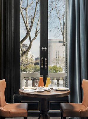 Daily buffet breakfast for a fee - H10 Catalunya Plaza Boutique Hotel (Barcelona)