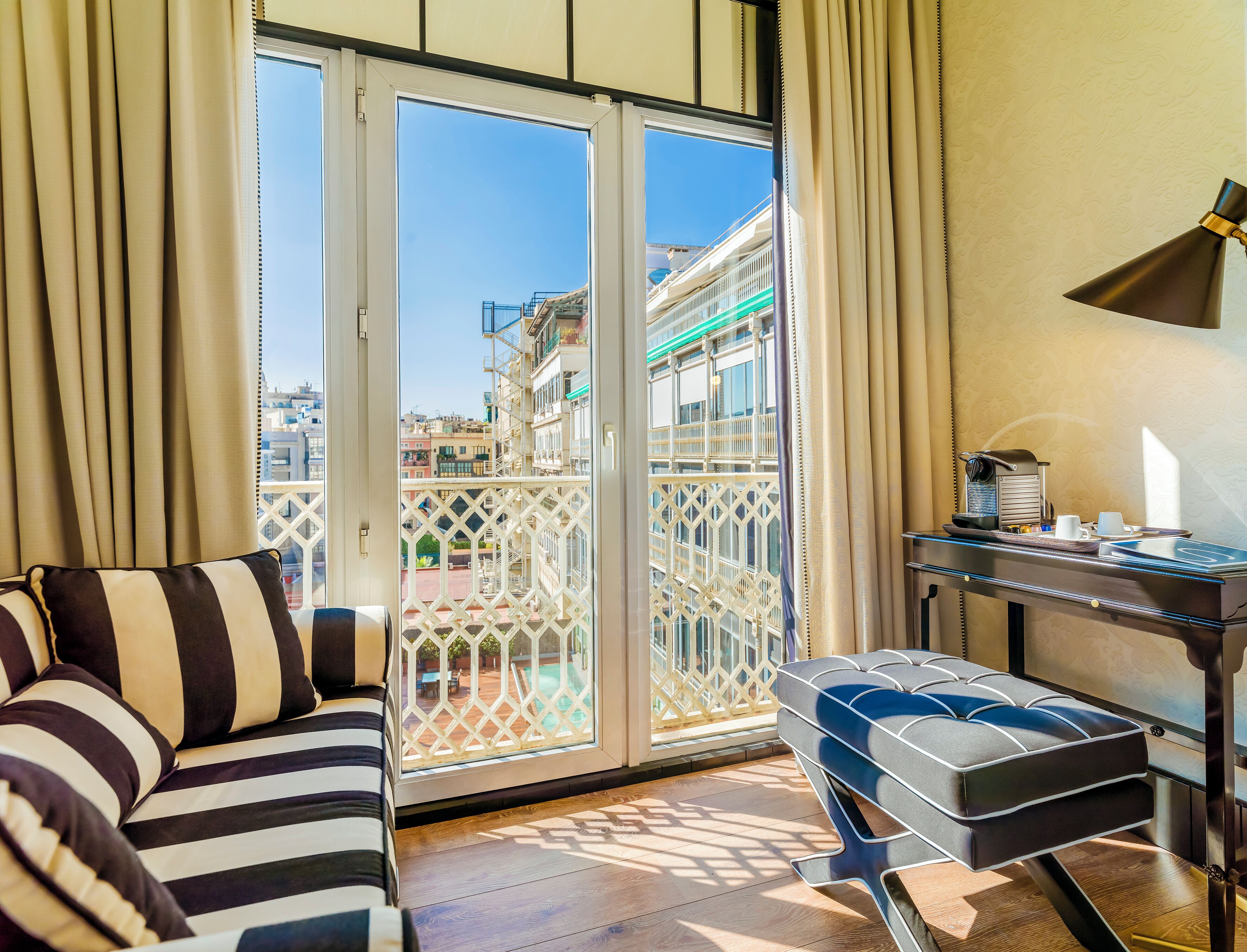 Minibar, värdeförvaringsskåp på rummet och ljudisolering