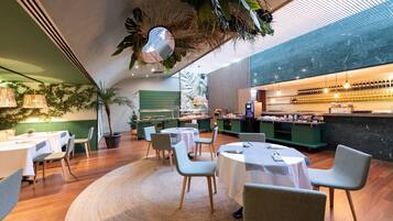 Daily buffet breakfast (EUR 15.50 per person)