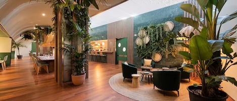 Aamiainen, lounas ja illallinen