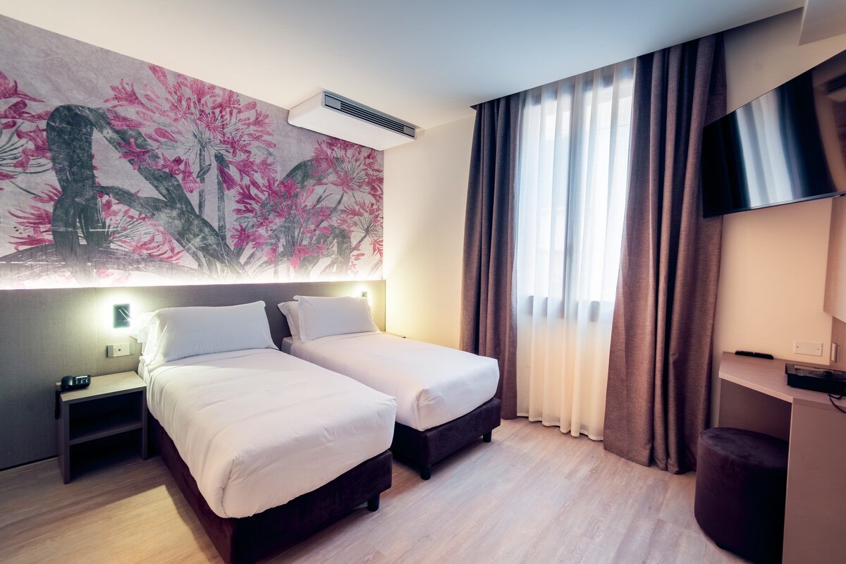 Classic Double or Twin Room, 1 Bedroom | Frette Italian sheets, premium bedding, down comforters, minibar